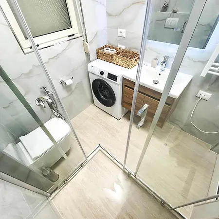 1225 Apartment *