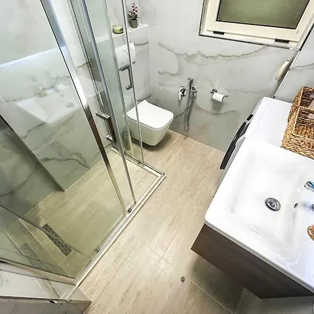 Apartment 1225 *