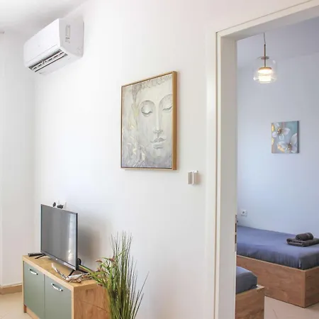 1225 Apartment *