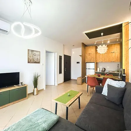 1225 Apartment *